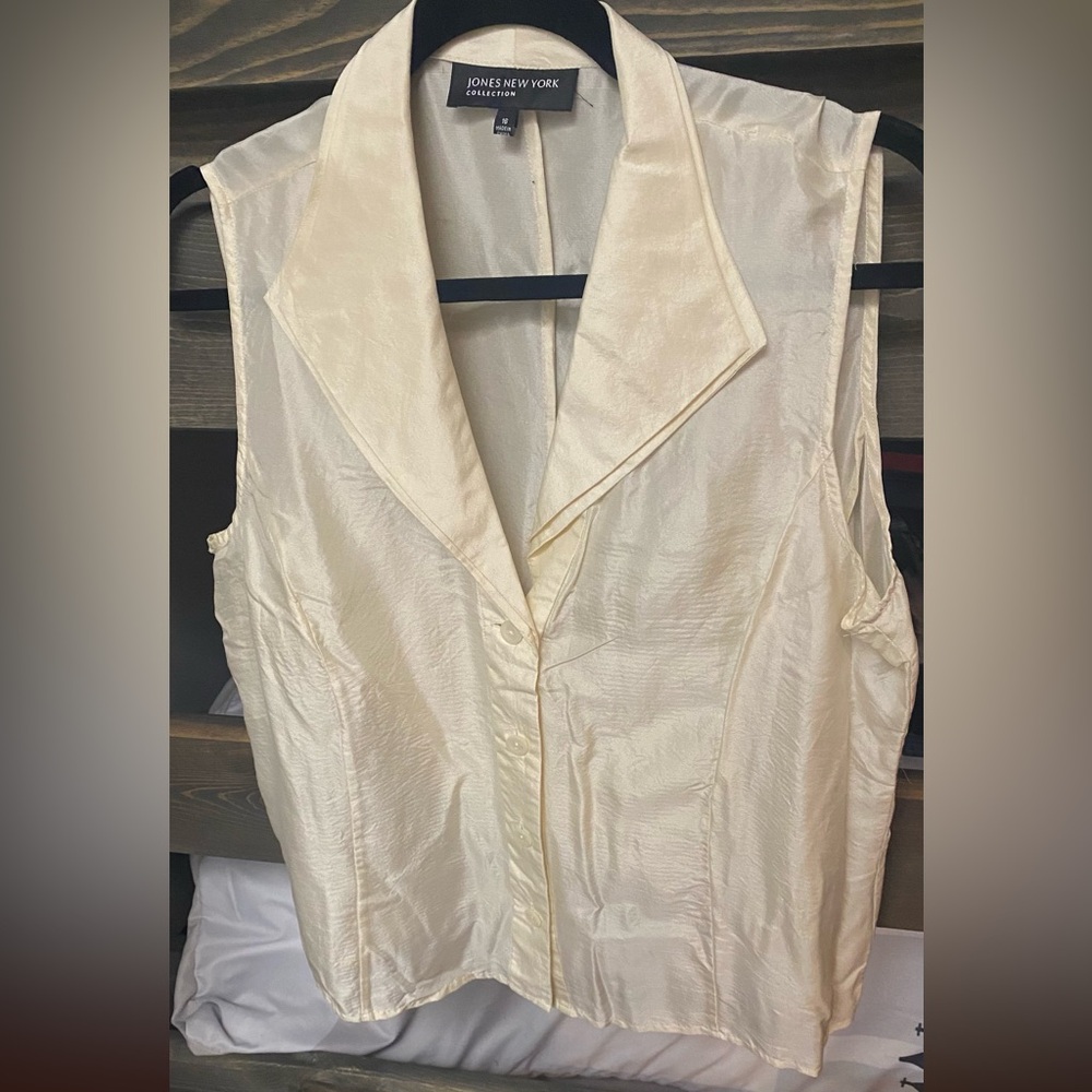 Vintage Jones New York Collection Cream Women’s Blouse Top 100% silk